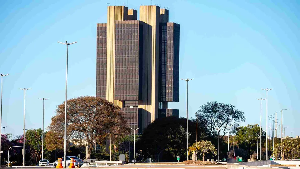 Banco Central atualiza regras cambiais para operações internacionais com criptoativos no Brasil
