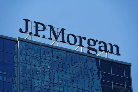 JPMorgan advierte que fallas de seguridad frenan el interés en DeFi