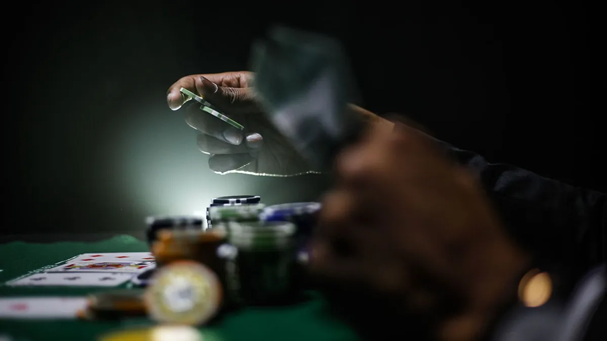 Hyperliquid, Uniswap and Worldcoin buck crypto slump as traders chase AI, DeFi trends