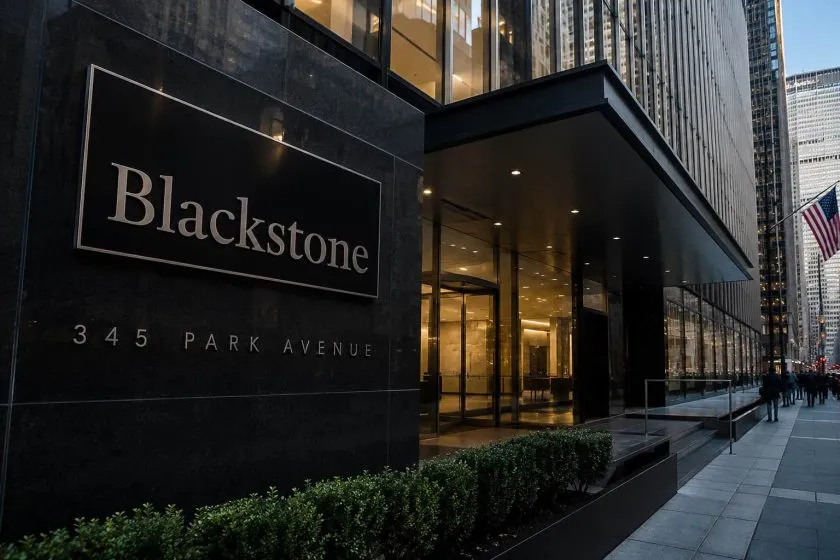 Blackstone supera las previsiones y alcanza USD $1,35 billones en activos por su apuesta en IA