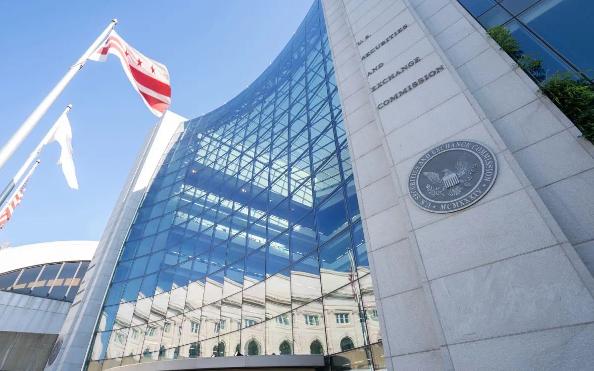 SEC'in Regulation Crypto toplantısı Clarity Act nedeniyle ertelendi