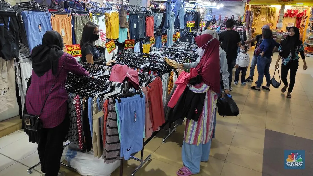 Warga RI Kini Belanja Pakai Uang Hasil Pinjam, Ini Buktinya!