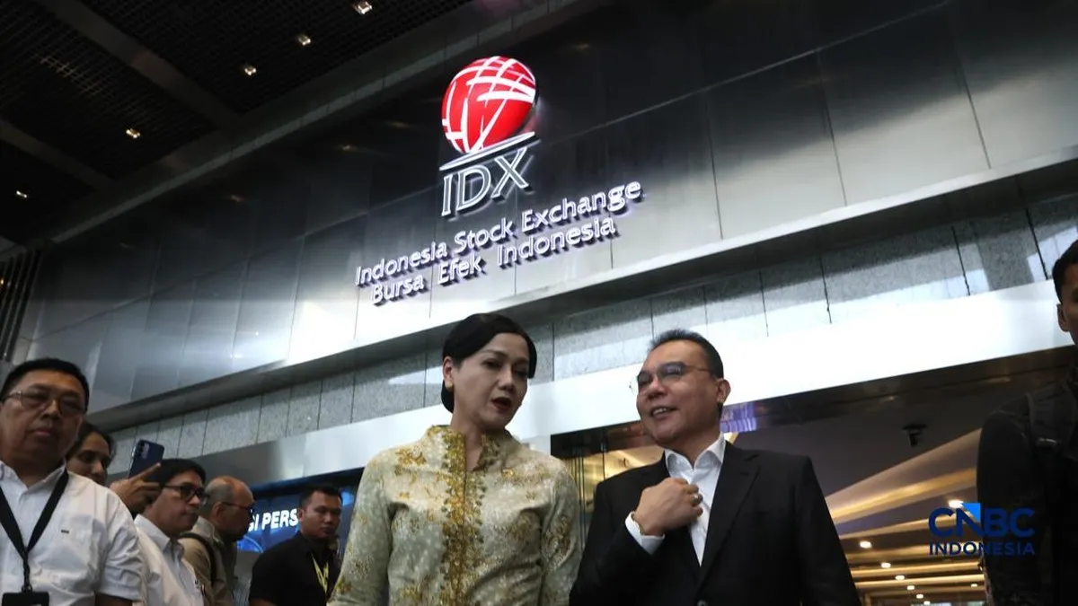 Kapolri dan pejabat tinggi sambangi BEI saat IHSG anjlok 8,01 persen