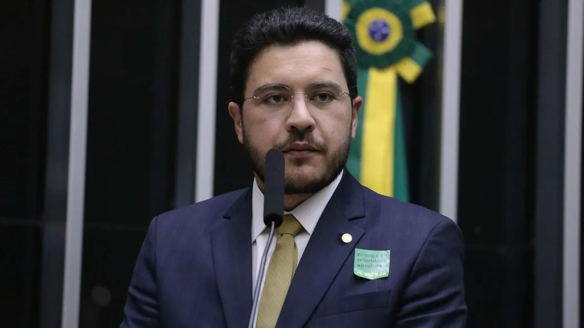 Câmara dos Deputados aprova audiência pública para debater regras sobre stablecoins e convoca Receita e Banco Central do Brasil