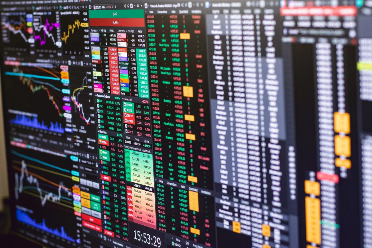 Valorizacao do bitcoin acima de 84.500 dolares reflete momento das techs