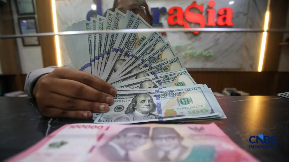 Rupiah mendekati Rp18.000 per dolar AS, Airlangga sebut wajar