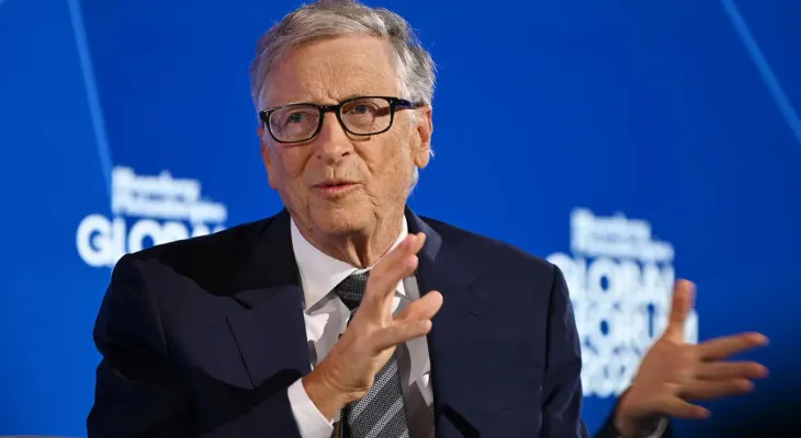 Bill Gates kêu gọi đánh thuế AI, để dành 40% việc làm cho con người