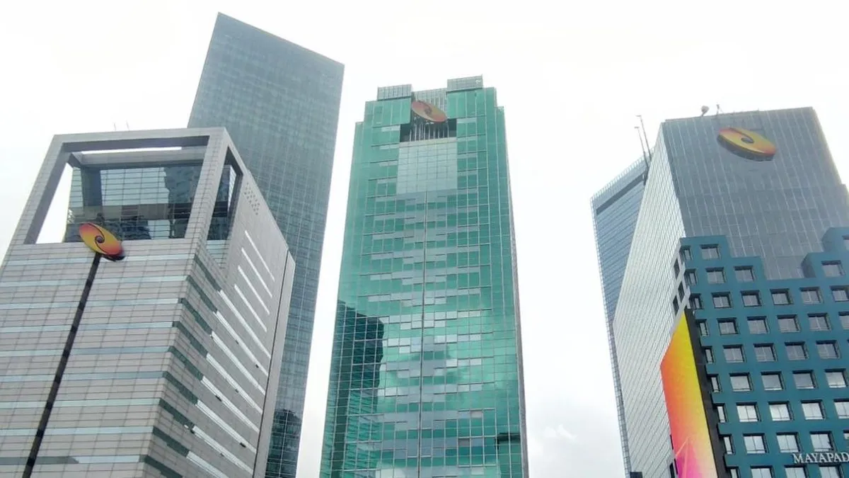 Jonathan Tahir jual 523,35 juta saham MAYA untuk bayar utang