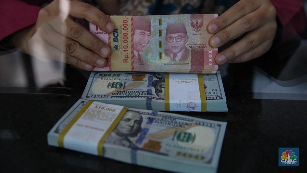 Rupiah Lanjut Tertekan, Dolar AS Kini Sentuh Rp17.130