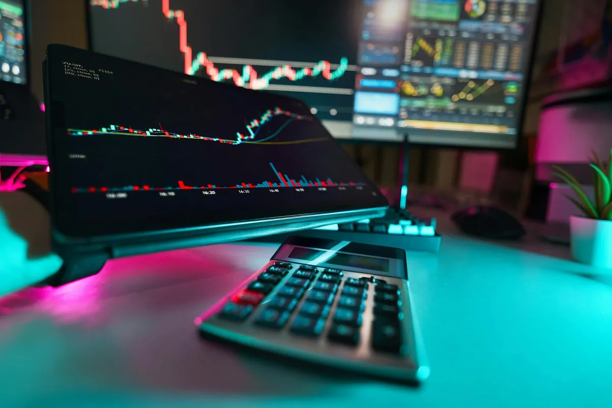 Bitcoin displays 8 of 12 capitulation signals, warns VanEck of further declines