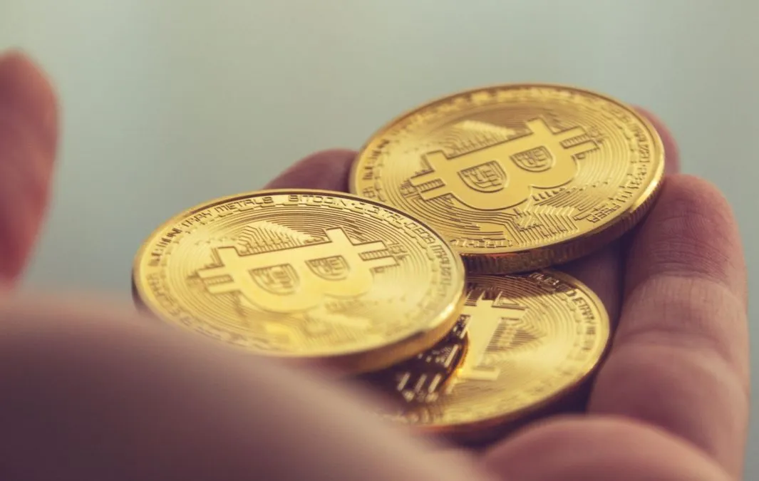 Movimentação de 90 bitcoins parados desde 2011 gera lucro de US$ 7,2 milhões