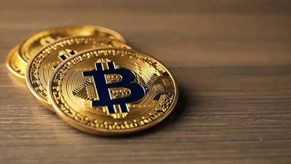 سعر البيتكوين يتراجع دون مستوى 80 ألف دولار وسعر الريبل يتعرض لضغوط أكبر تزامنا مع تراجع زخم السوق