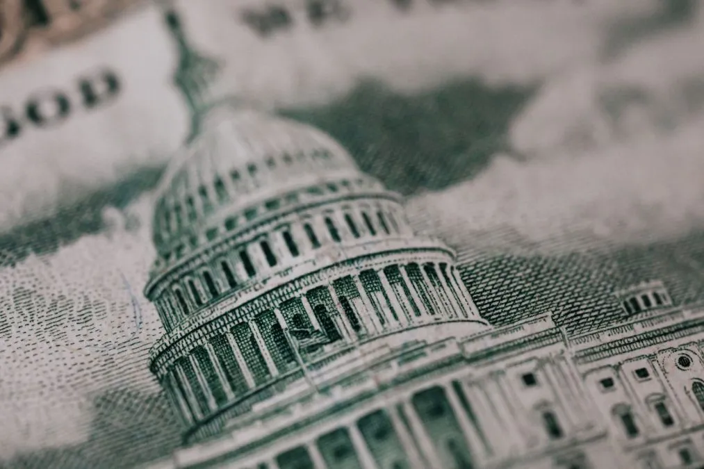 Campanha de US$ 30 milhões da cripto mira senador Sherrod Brown em eleições nos EUA