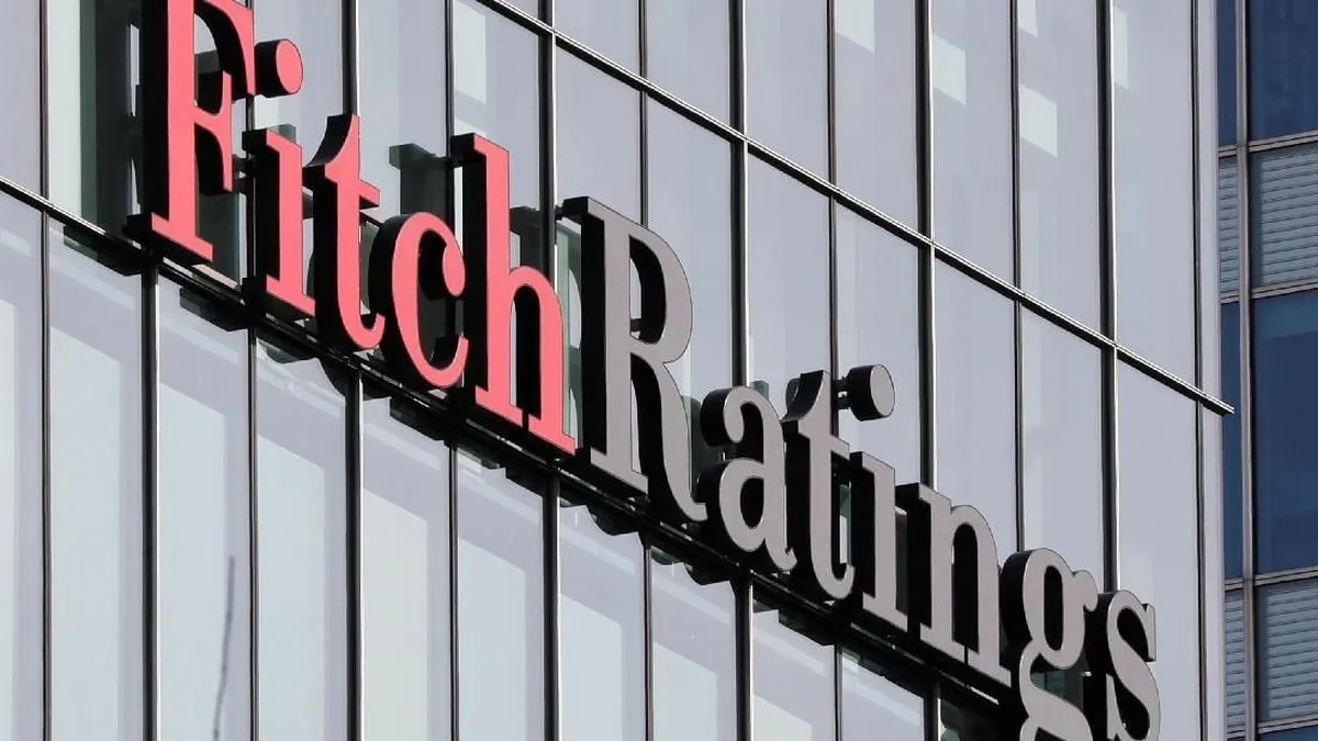 Fitch beri peringatan risiko penurunan peringkat utang Indonesia di tengah sorotan MSCI