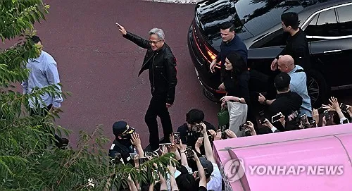 젠슨 황 "한국에 큰 선물 선사…엔비디아 4개 사업 가져와"