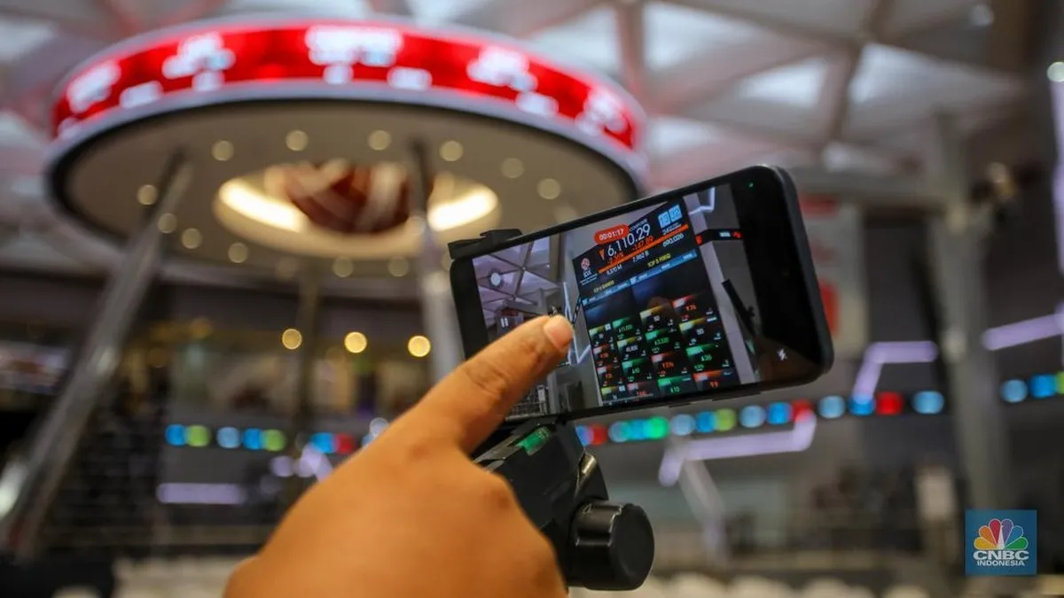 IHSG tutup melemah di level 6.518,12 setelah sesi perdagangan yang bergejolak