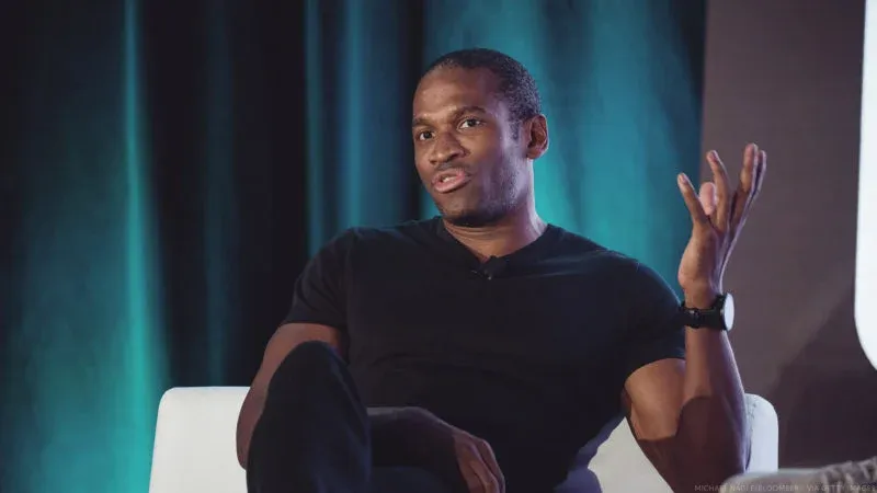 Arthur Hayes sells entire HYPE and NEAR positions, citing AI IPOs and US midterms