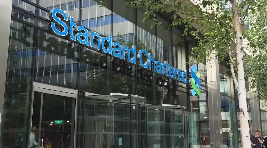 Банк Standard Chartered запустил торговлю биткоином и эфиром в ОАЭ
