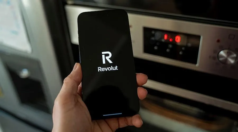 Revolut запускает привязанный к евро стейблкоин