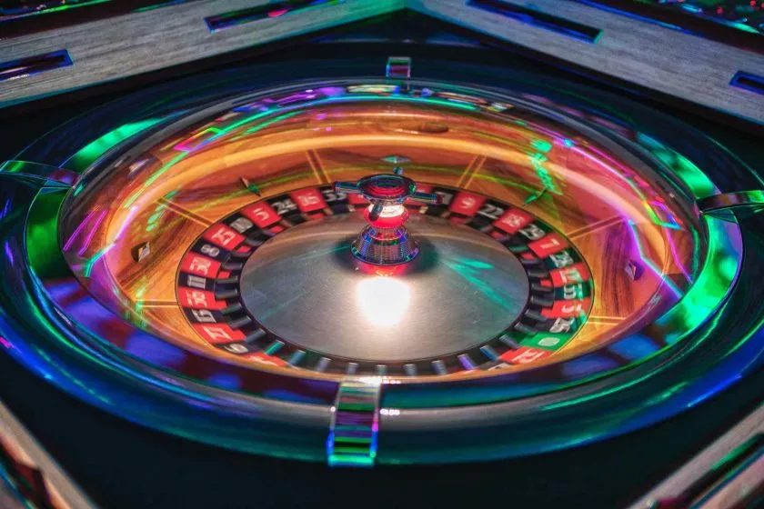 Slots y ruleta en vivo crecen más de un 22% en España: ¿por qué los jugadores no dejan de elegirlos?