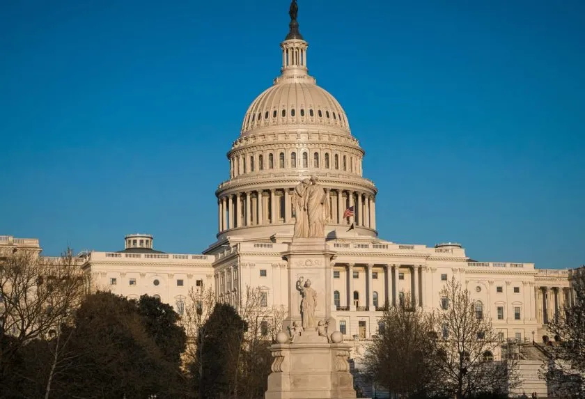 Congreso de EE. UU. debate acceso de firmas cripto y fintech a sistemas de pago de la FED
