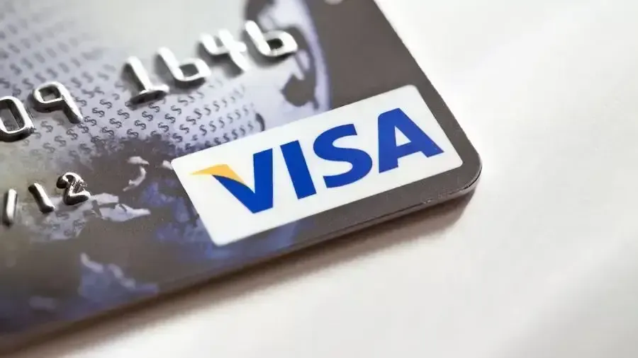 Visa требует от банков прекратить начисление кешбэка за мемкоины