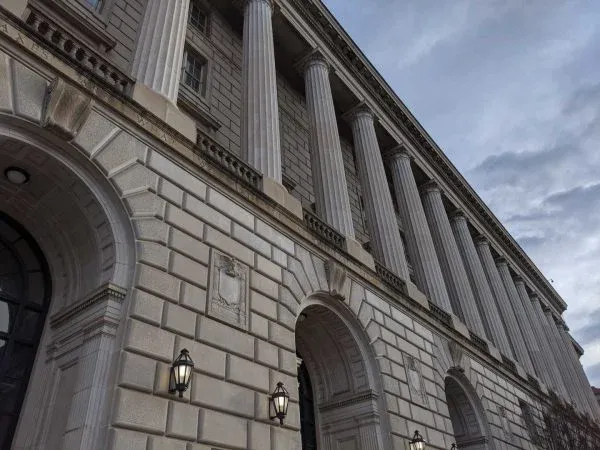 IRS warns crypto holders fraudster sending fake letters in attempt to steal digital assets or data: Bloomberg