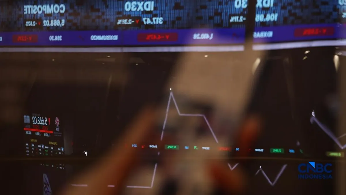 Potret IHSG Mendadak Ambruk! Seluruh Sektor Saham di Zona Merah