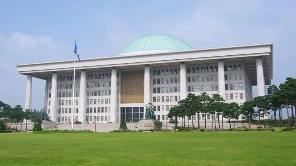South Korea proposes cryptocurrency law with bank-style rules for stablecoins