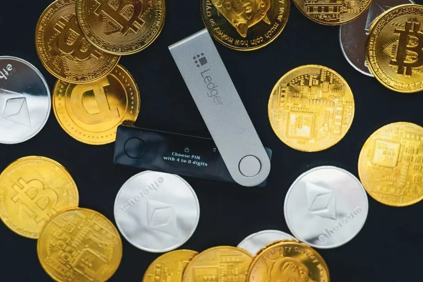Ledger permitirá que agentes de IA gestionen criptos sin controlar las claves privadas