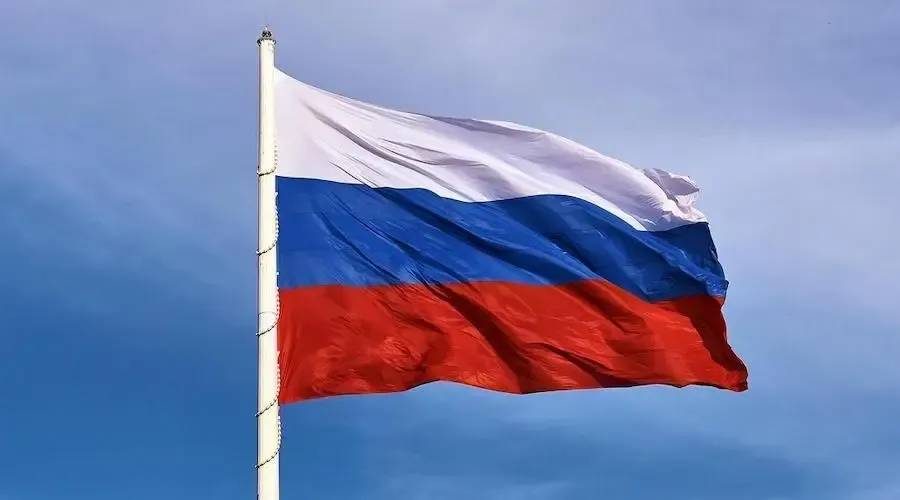 Годовой лимит в 300 000 рублей закрывает доступ к криптотрейдингу для россиян