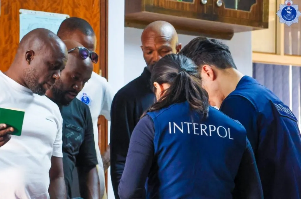 Interpol prende 5.811 pessoas em esquema global contra golpes, incluindo uso de criptomoedas