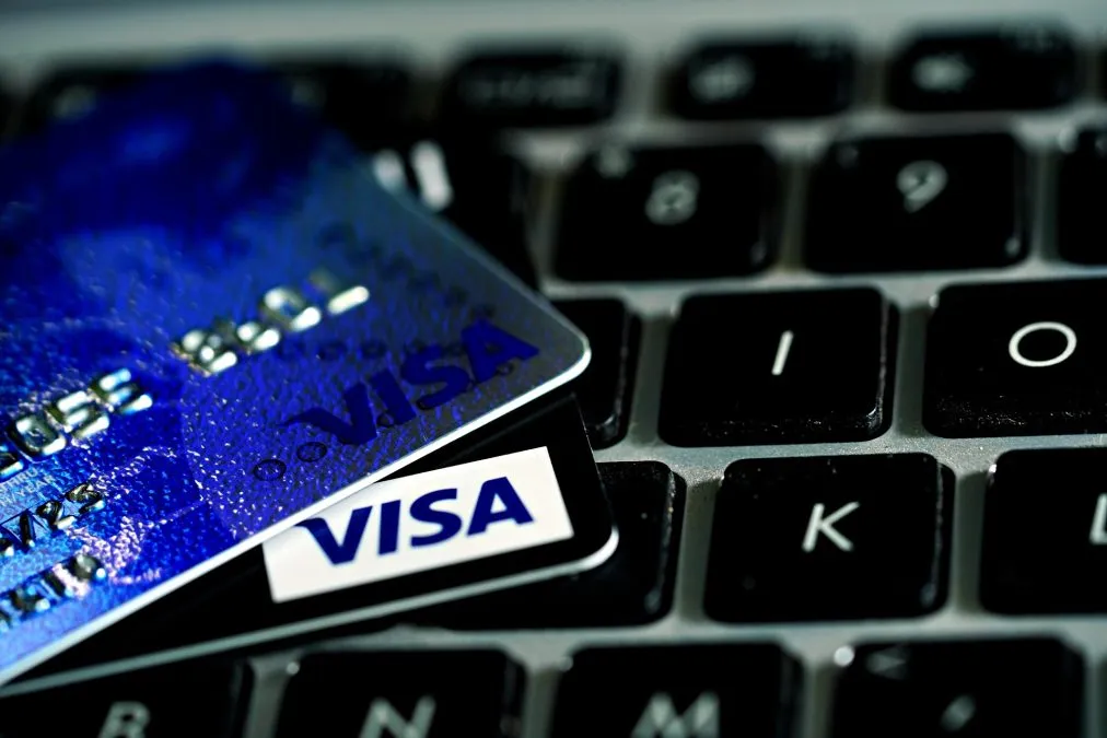 Visa prevê stablecoins como meio de pagamento e Bitcoin como reserva financeira
