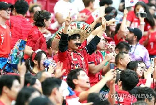 [월드컵] 초록 옷 입은 멕시코인들도 "꼬레아!"…응원전서 이미 '판정승'