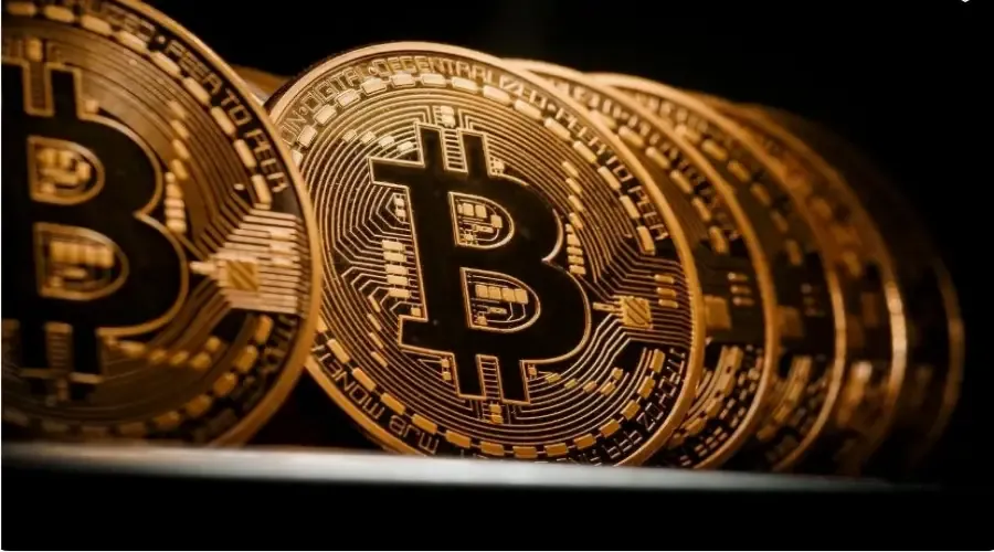 Крупные держатели биткоина увеличили запасы на 114 000 BTC с июля