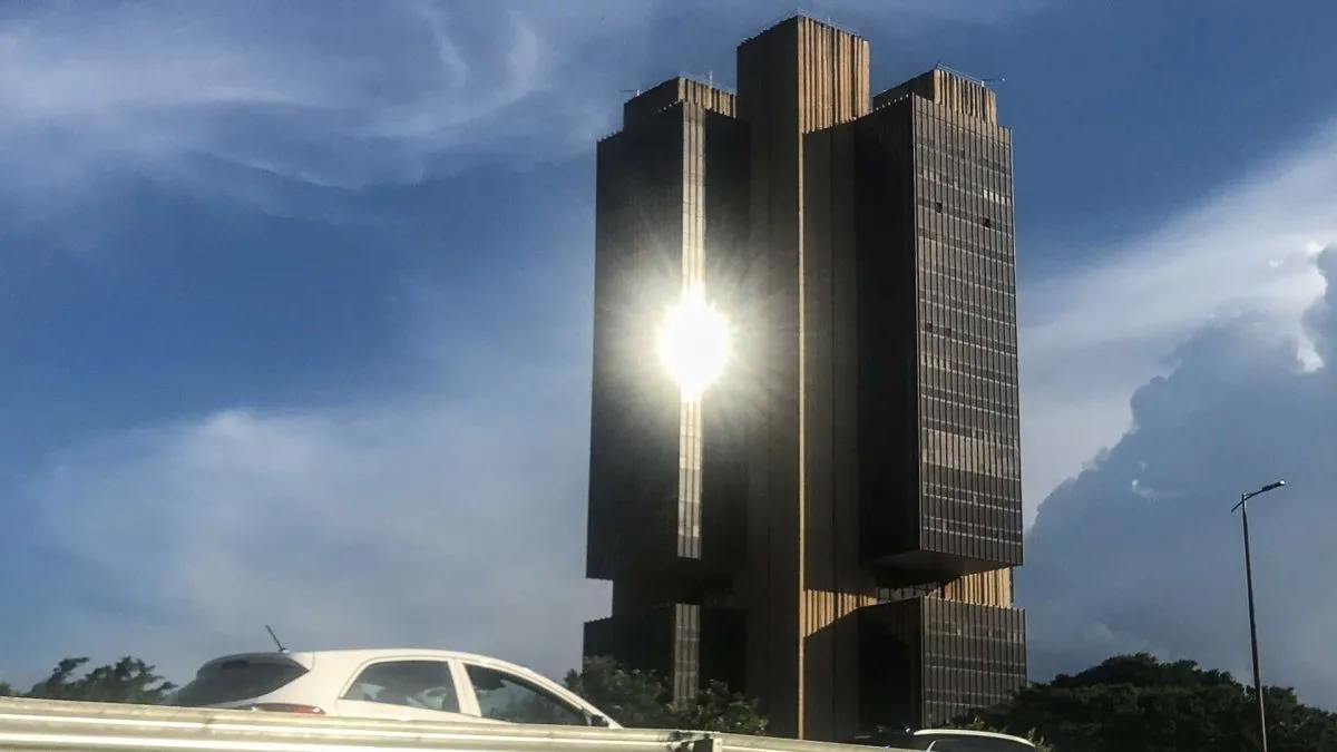 Banco Central proíbe o uso de criptomoedas em transferências de capital ao exterior
