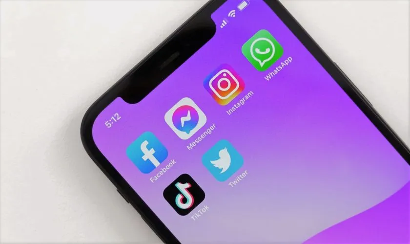Facebook prueba app de IA para creadores y aprieta la competencia con TikTok y YouTube