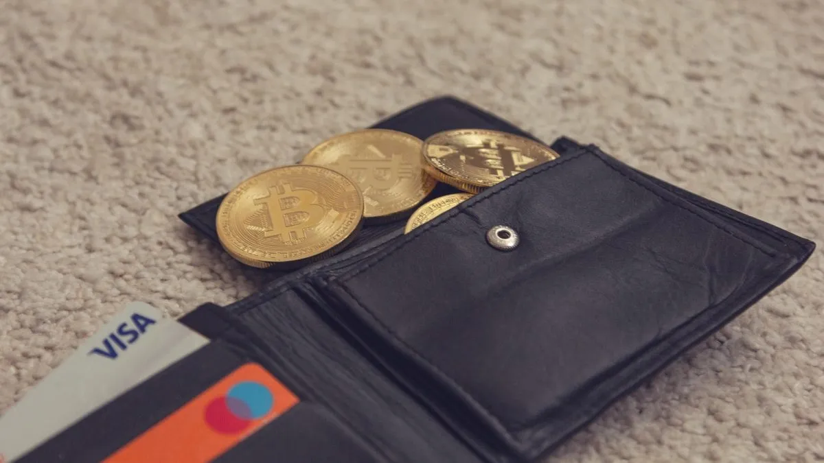 Gastos com cartões de criptomoedas atingem recorde de US$ 759 milhões em julho