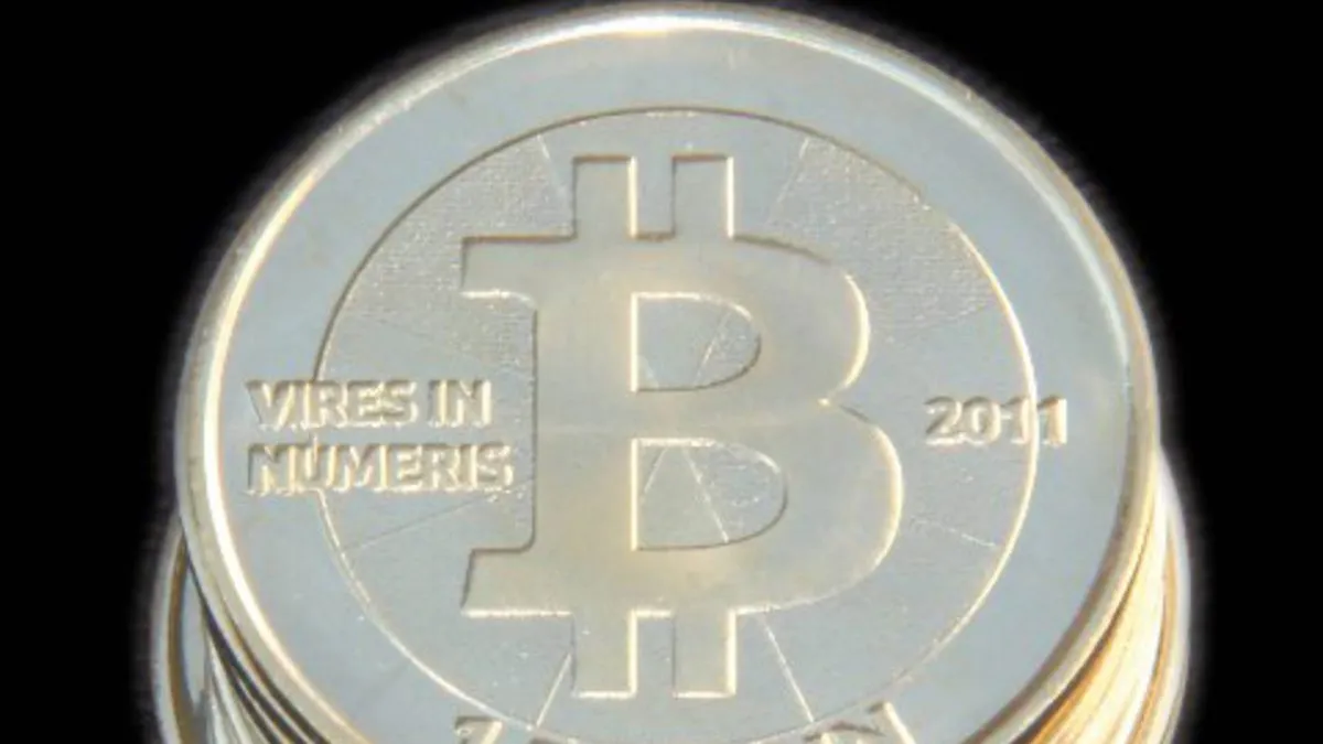 Bitcoin físico com 25 BTCs dentro é resgatado e vendido no mercado após 15 anos lacrado
