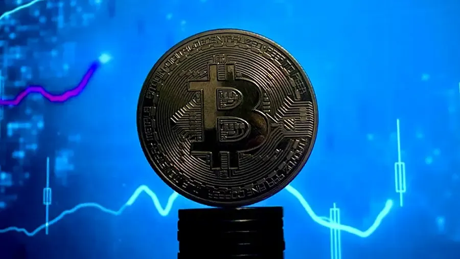 Биткоин-ETF дождались денег: курсы криптовалют растут — что дальше