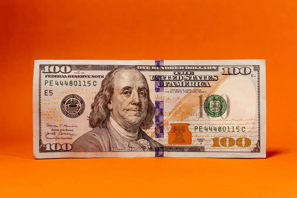 Bitcoin atinge maior preço dos últimos 69 dias enquanto dólar mostra fraqueza