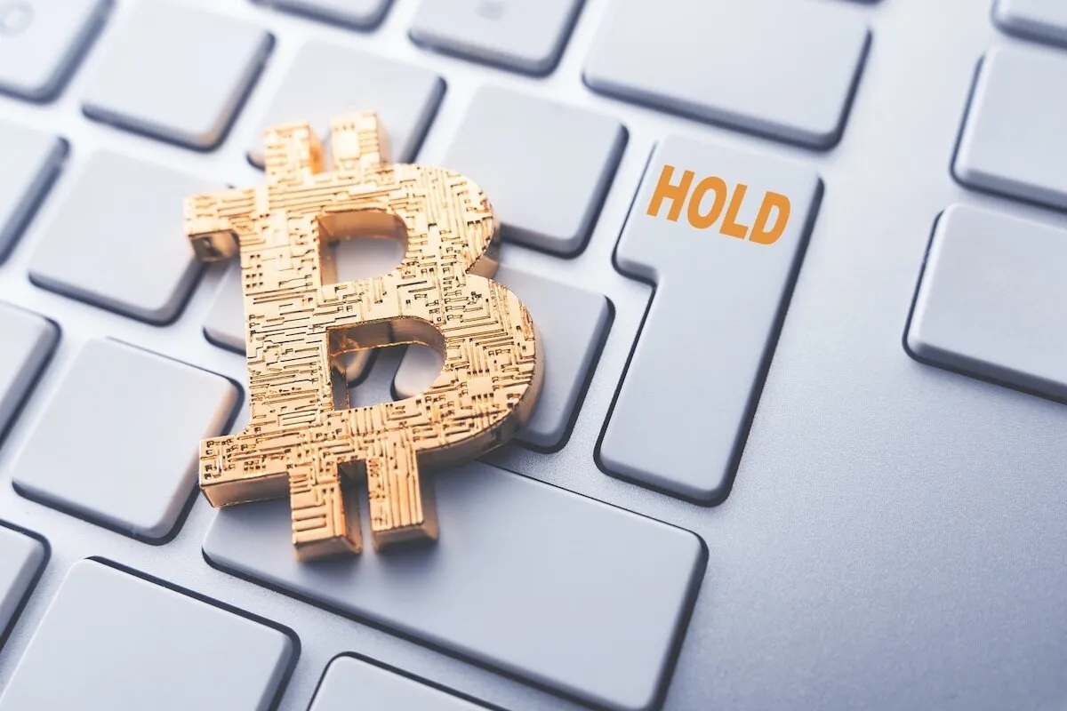 حاملو البيتكوين يمتنعون عن البيع رغم ارتفاع السعر بنسبة 47%
