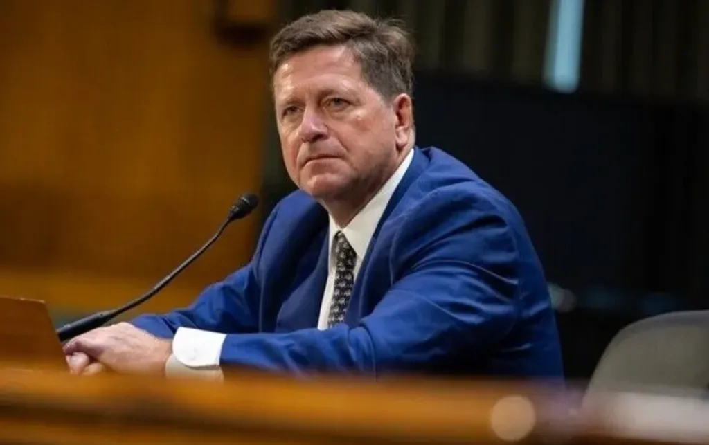 XRP'nin boğa piyasasını kaçırmasına neden olan Jay Clayton, Trump'ın yanında yeniden güç kazandı